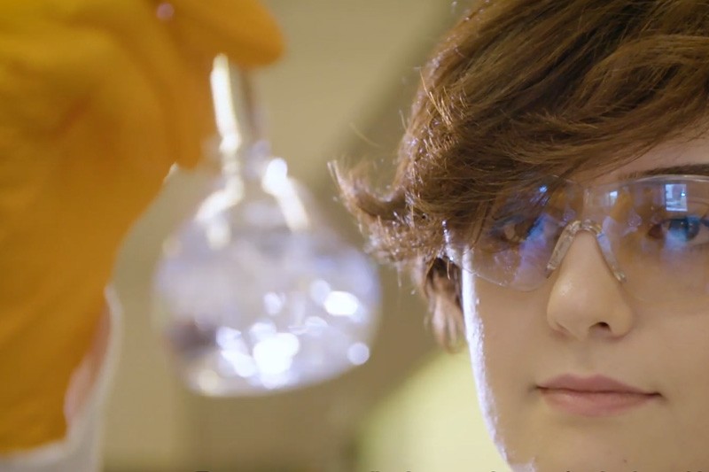 Meet the Experts – PhD students develop the next generation of bromine-based flow batteries.jpg
